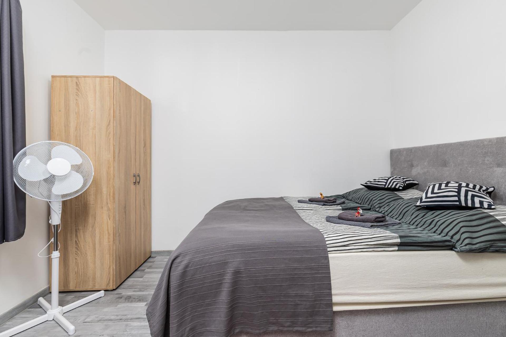 Mira Nest -